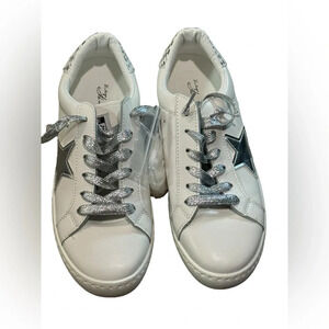 Vintage Havana Carla White Silver Shimmer Sneakers New Size 7